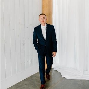 Meet your Posher, Logan